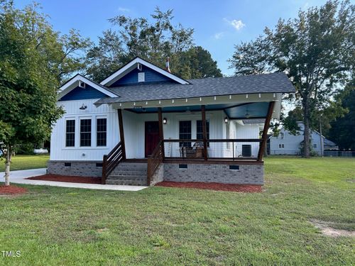 6235 Pine St, Bailey, NC, 27807-9613 | Card Image