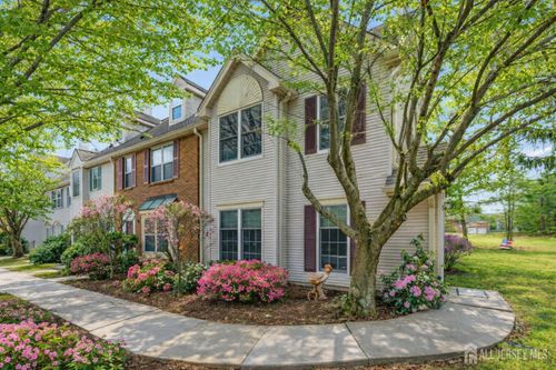 25 Colleen Ct, Kendall Park, NJ, 08824-1520 | Card Image