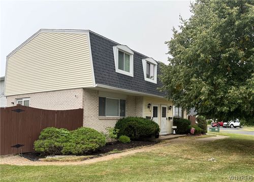 52 Parkview Ct, Lancaster, NY, 14086-3032 | Card Image