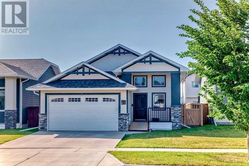 612 Aquitania Blvd W, Lethbridge, AB, T1J5G5 | Card Image