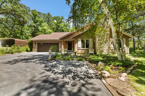 W342S4510 Moraine Hills Dr, Dousman, WI, 53118-9015 | Card Image