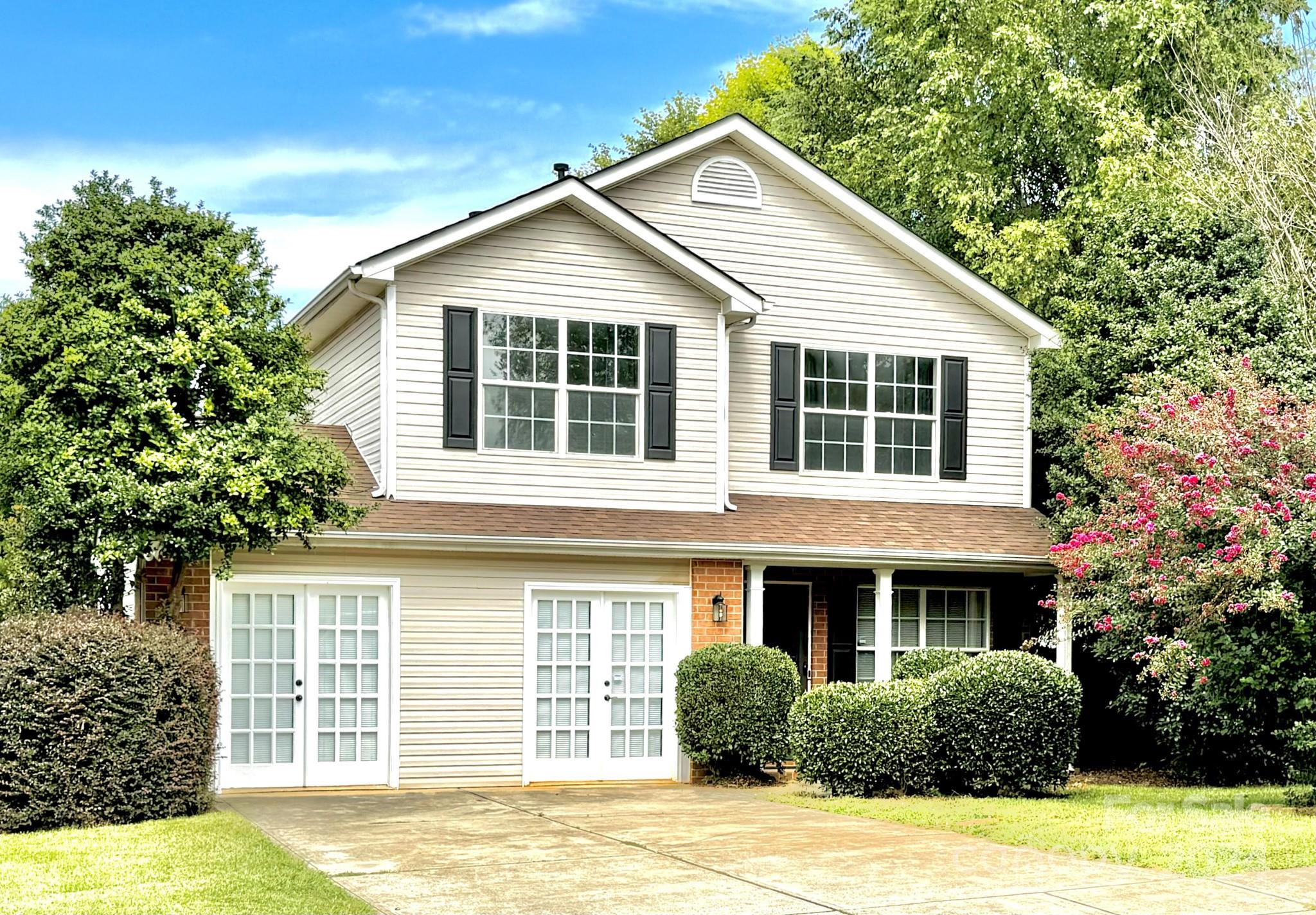 Brawer Farm Dr, Charlotte, NC 28269