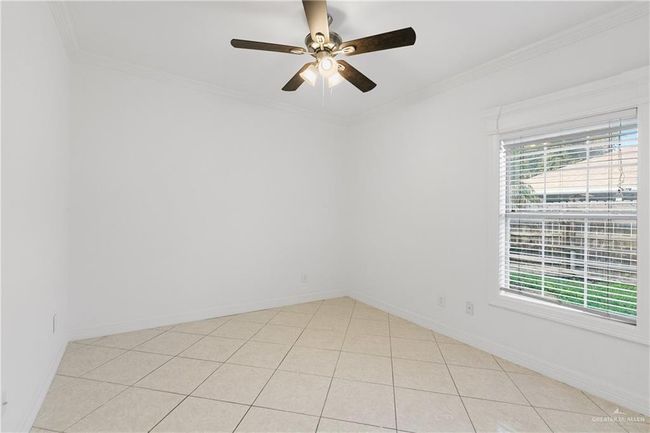 302 W Sugarcane Dr, House other with 3 bedrooms, 3 bathrooms and 2 parking in Weslaco TX | Image 8