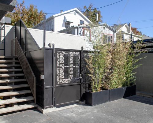 1213 Fat Aly, Sacramento, CA, 95814-1533 | Card Image