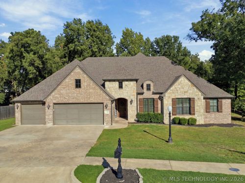 1500 Forest Hill Dr, Claremore, OK, 74017-9467 | Card Image