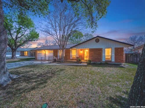 302 Cordoba Dr, Universal City, TX, 78148-3107 | Card Image