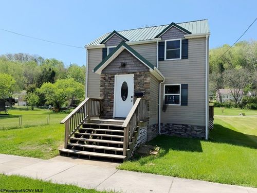 451 Maple Avenue, Philippi, WV, 26416 | Card Image