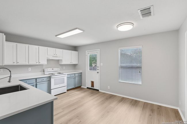 109 Creek Run, House other with 3 bedrooms, 2 bathrooms and null parking in Cibolo TX | Image 12