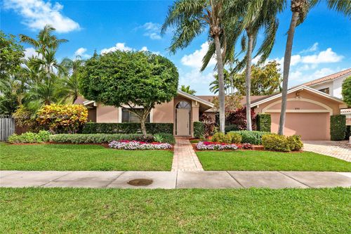 2011 Ne 211th Ter, Miami, FL, 33179-1636 | Card Image