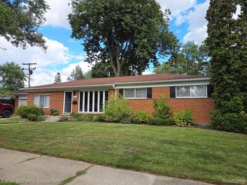 1216 Sycamore Dr, Rochester Hills, MI, 48307-1564 | Card Image
