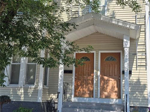 42 Summit St, East Providence, RI, 02914-4420 | Card Image