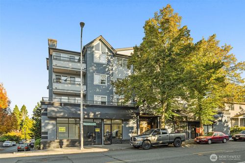 apt-203-9222 Roosevelt Way Ne, Seattle, WA, 98115-2857 | Card Image