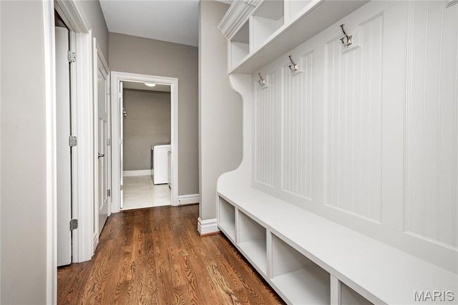 First floor mudroom off the garage | Image 18