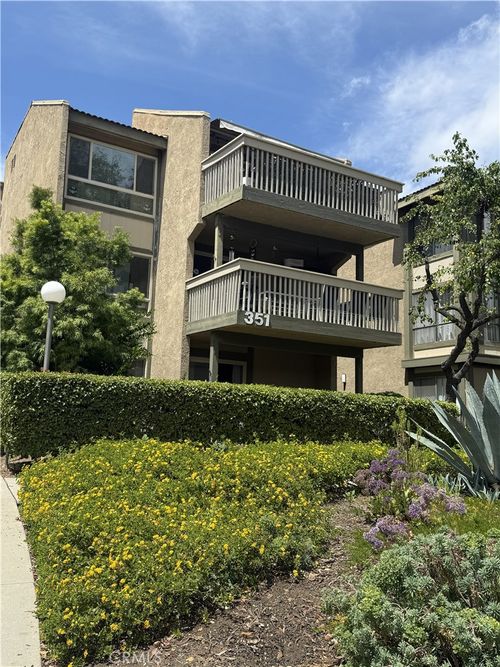 16-351 Chestnut Hill Ct, Thousand Oaks, CA, 91360-3806 | Card Image