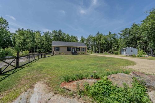 603 Strafford Rd, Strafford, NH, 03884-6422 | Card Image