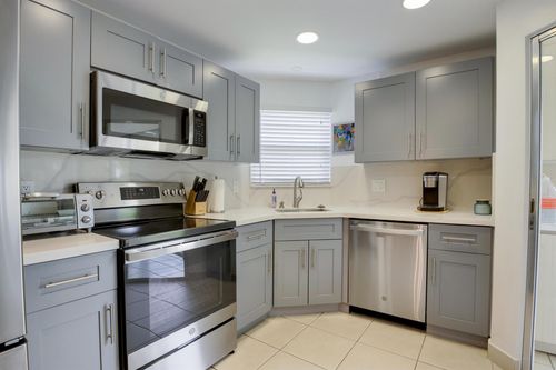 apt-401-3810 Via Poinciana, Lake Worth, FL, 33467-2921 | Card Image