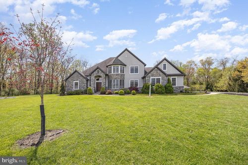 115 Monument Dr, Elizabethtown, PA, 17022-8904 | Card Image