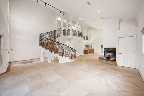 28510 Driver Ave, Agoura Hills, CA, 91301-3336 | Card Image