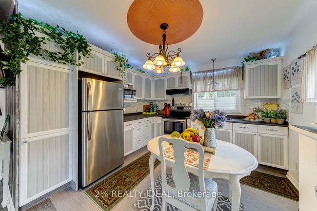 141 River Rd E, House other with 2 bedrooms, 2 bathrooms and 7 parking in Wasaga Beach ON | Image 16