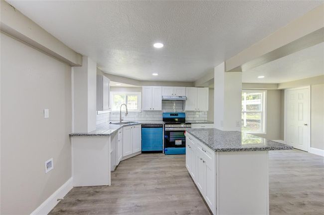 15170 Mcrae Lk, House other with 3 bedrooms, 2 bathrooms and 2 parking in Conroe TX | Image 14