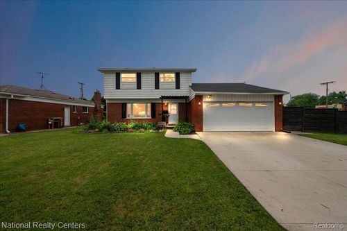 1891 Windemere Ave, Madison Heights, MI, 48071-5535 | Card Image
