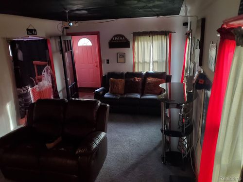 14153 Manning St, Detroit, MI, 48205-1833 | Card Image