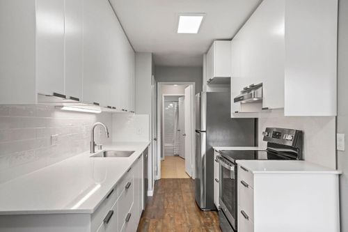 10-2201 Woodside Ln, Sacramento, CA, 95825-7478 | Card Image