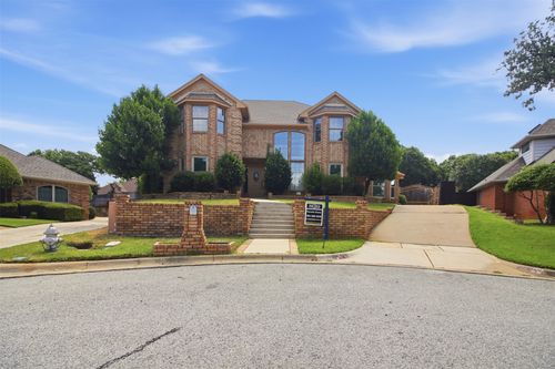6701 Mt Vernon Ct, Arlington, TX, 76017-4926 | Card Image