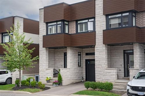 22-35 Midhurst Hts, Stoney Creek, ON, L8J0K9 | Card Image