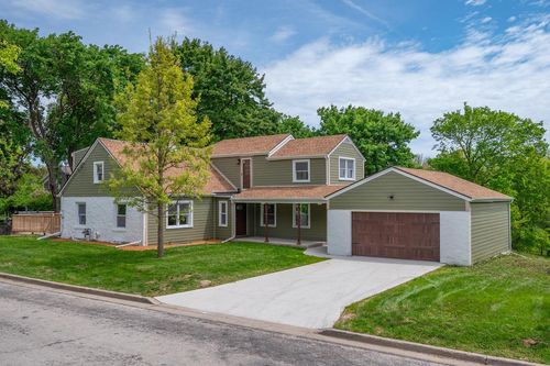 1120 N 124th Street, Wauwatosa, WI, 53226 | Card Image