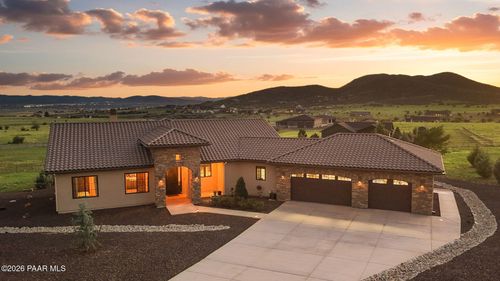 9090 N Concho St, Prescott Valley, AZ, 86315-8113 | Card Image
