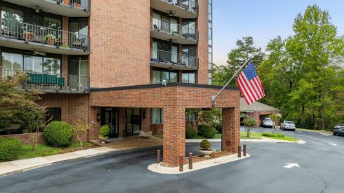 404-1 Treetops Lane, Little Rock, AR, 72202 | Card Image