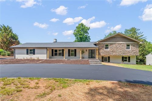 135 Boxwood Cir, Advance, NC, 27006-9587 | Card Image