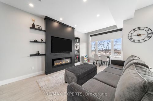 40-8167 Kipling Ave, Vaughan, ON, L4L0G4 | Card Image