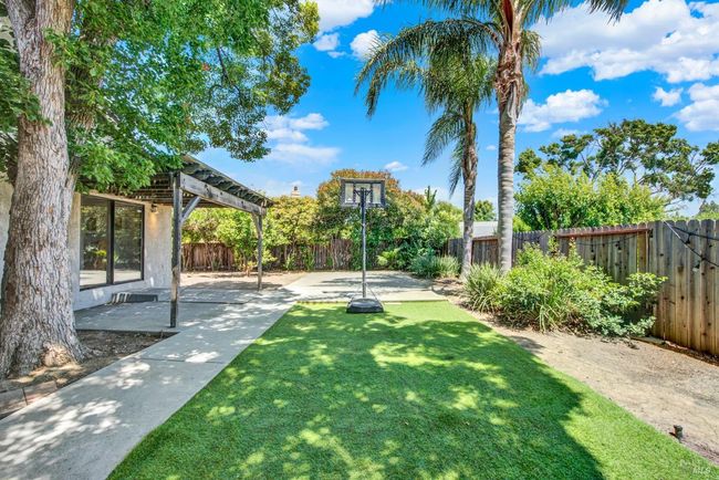 945 Hickory Avenue, House other with 3 bedrooms, 2 bathrooms and 2 parking in Fairfield CA | Image 24