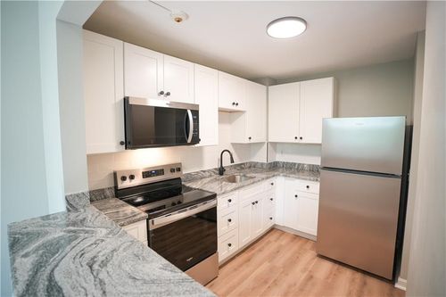 101-366 Main St, Warren, RI, 02885-4335 | Card Image
