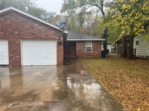 605 W Tahlequah St, Siloam Springs, AR, 72761 | Card Image