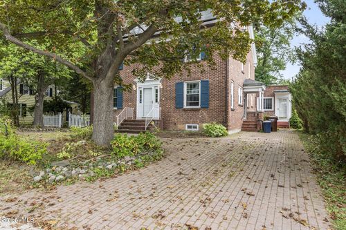 3 Groesbeck Pl, Delmar, NY, 12054-1136 | Card Image