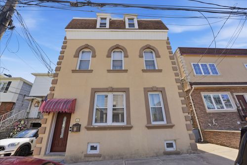 82 E 26th St, Bayonne, NJ, 07002-4964 | Card Image