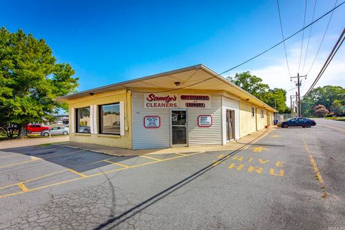 218 E E Main St, Cabot, AR, 72023-3033 | Card Image