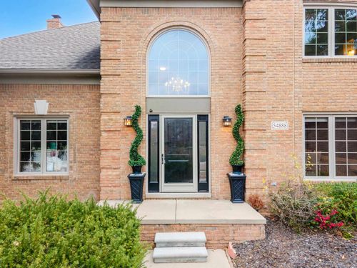 54888 Ridgeview Dr, Shelby Twp, MI, 48316-1312 | Card Image