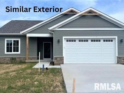 4711 Willow Cir, Davenport, IA, 52806 | Card Image