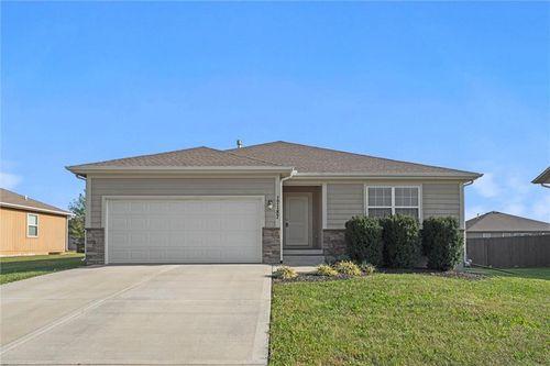 17187 S Killcreek Rd, Gardner, KS, 66030-7848 | Card Image