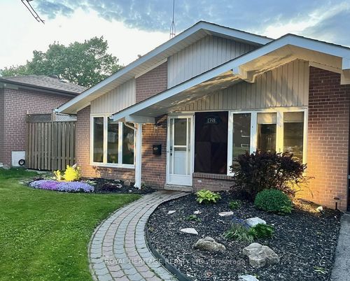 1398 Fordon Ave, Pickering, ON, L1W1J9 | Card Image