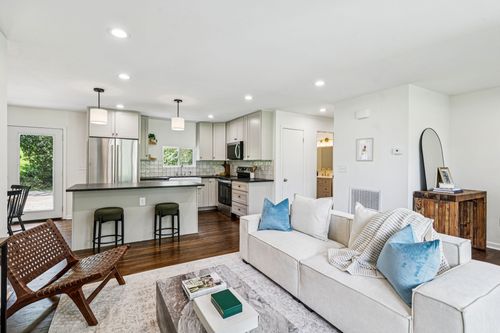 4001 Dumbarton Dr, Nashville, TN, 37207-1509 | Card Image