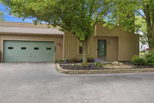 9-1303 Worthington Creek Dr, Columbus, OH, 43085-4722 | Card Image