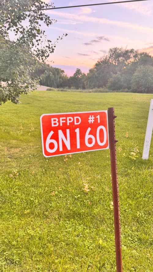 6N160 Garden Ave, Roselle, IL, 60172-3311 | Card Image