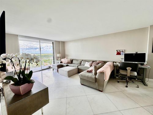 apt-23a-6061 Collins Ave, Miami Beach, FL, 33140-2270 | Card Image