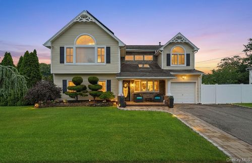 1 Gould Dr, Lake Grove, NY, 11755-2308 | Card Image