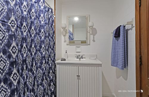 19 Arlington Ln, Fox Lake, IL, 60020-1701 | Card Image